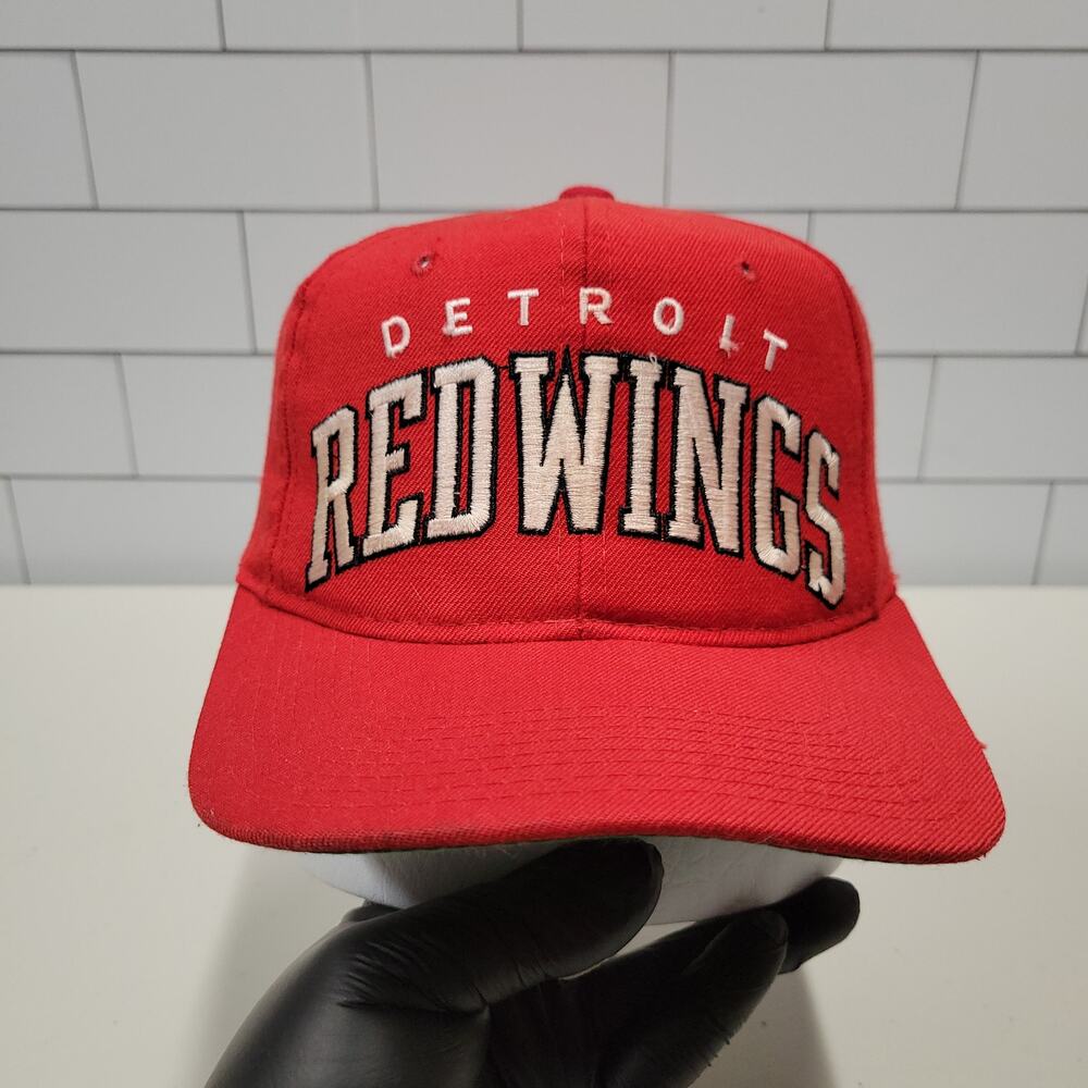 Vintage Detroit Red Wings Starter Arch Spellout Snapback Hat NHL Red Wool